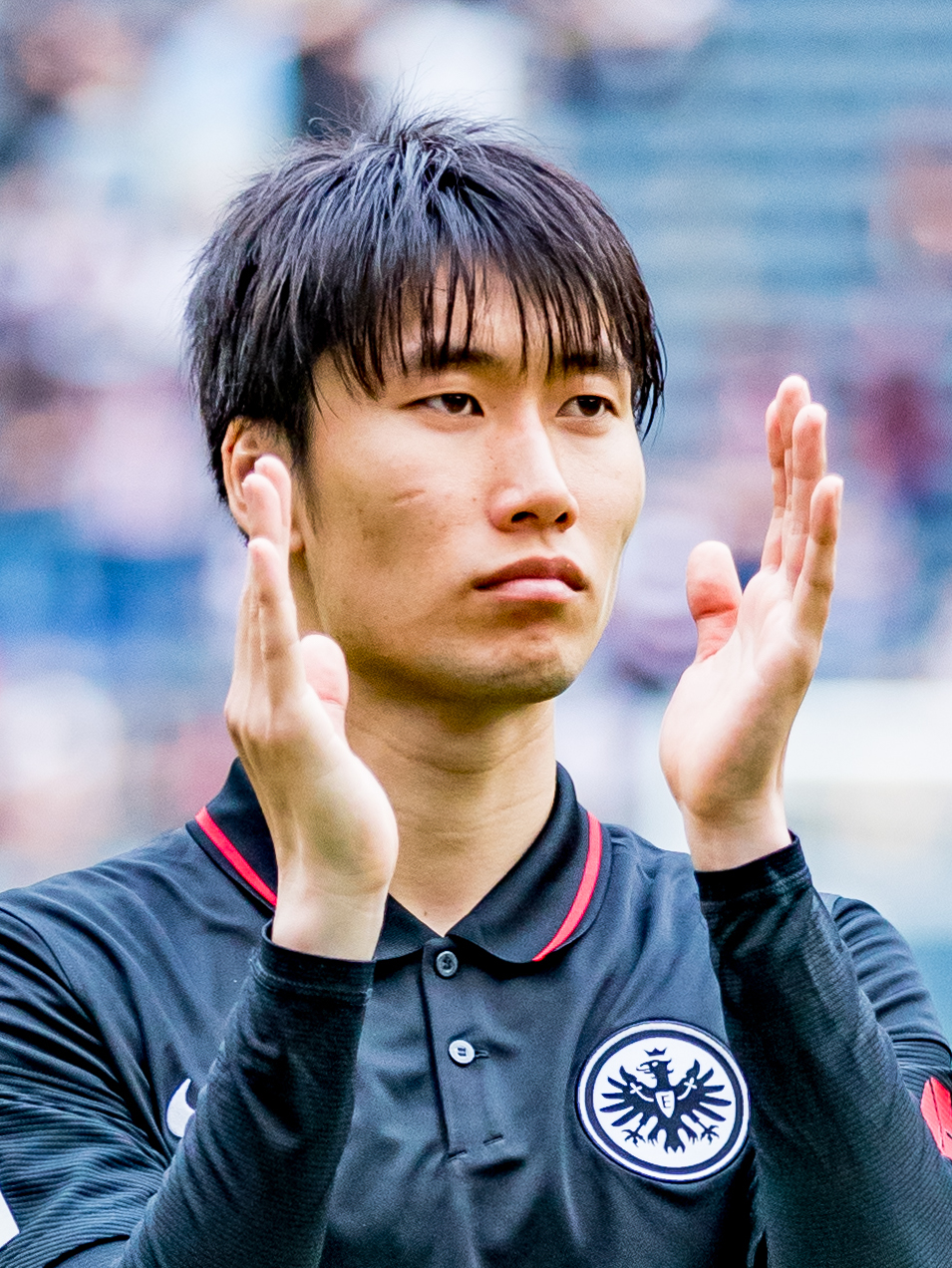 2022128173756_2022-05-08_Fussball_Eintracht_Frankfurt_vs_Borussia_Mönchengladbach_-_Sven_-_1D_X_MK_II_-_0725_-_AK8I7460_(Daichi_Kamada_cropped)