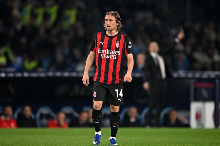 ssc-napoli-v-ac-milan-serie-a-2